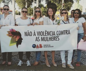 protesto pelo fim da violência contra a mulher